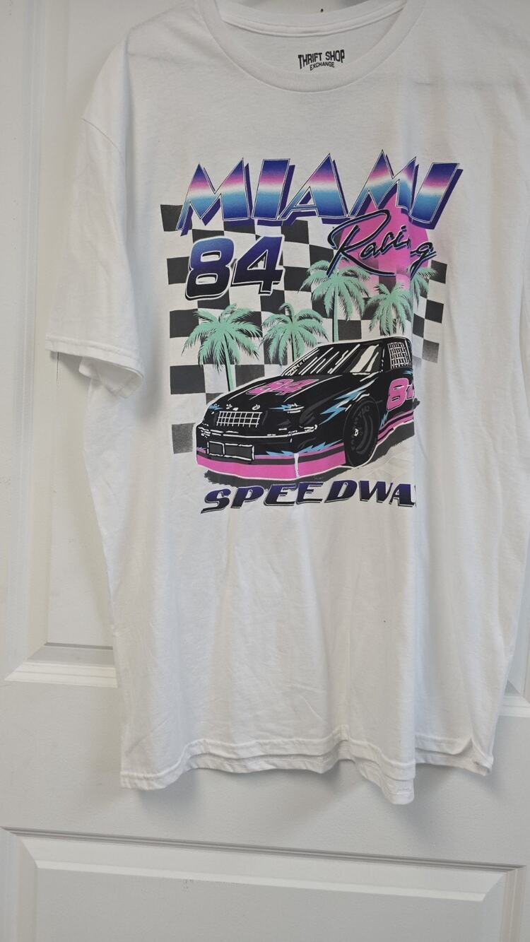 Jen8947 1984 Miami Speedway Vintage T-Shirt, Size XL White. Racing surf